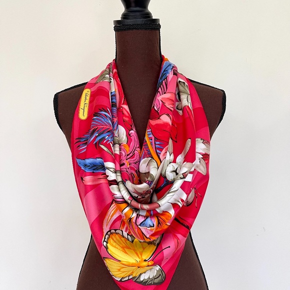 New Salvatore Ferragamo Scarf Butterfly in Flower Garden Silk Wrap - Picture 14 of 15